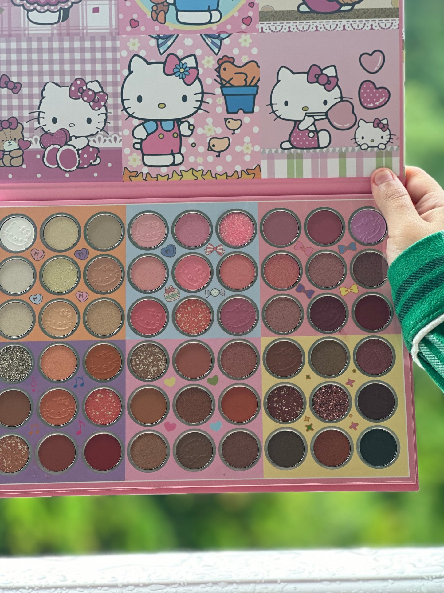 ✨Hello Kitty Eyeshadow Palette✨