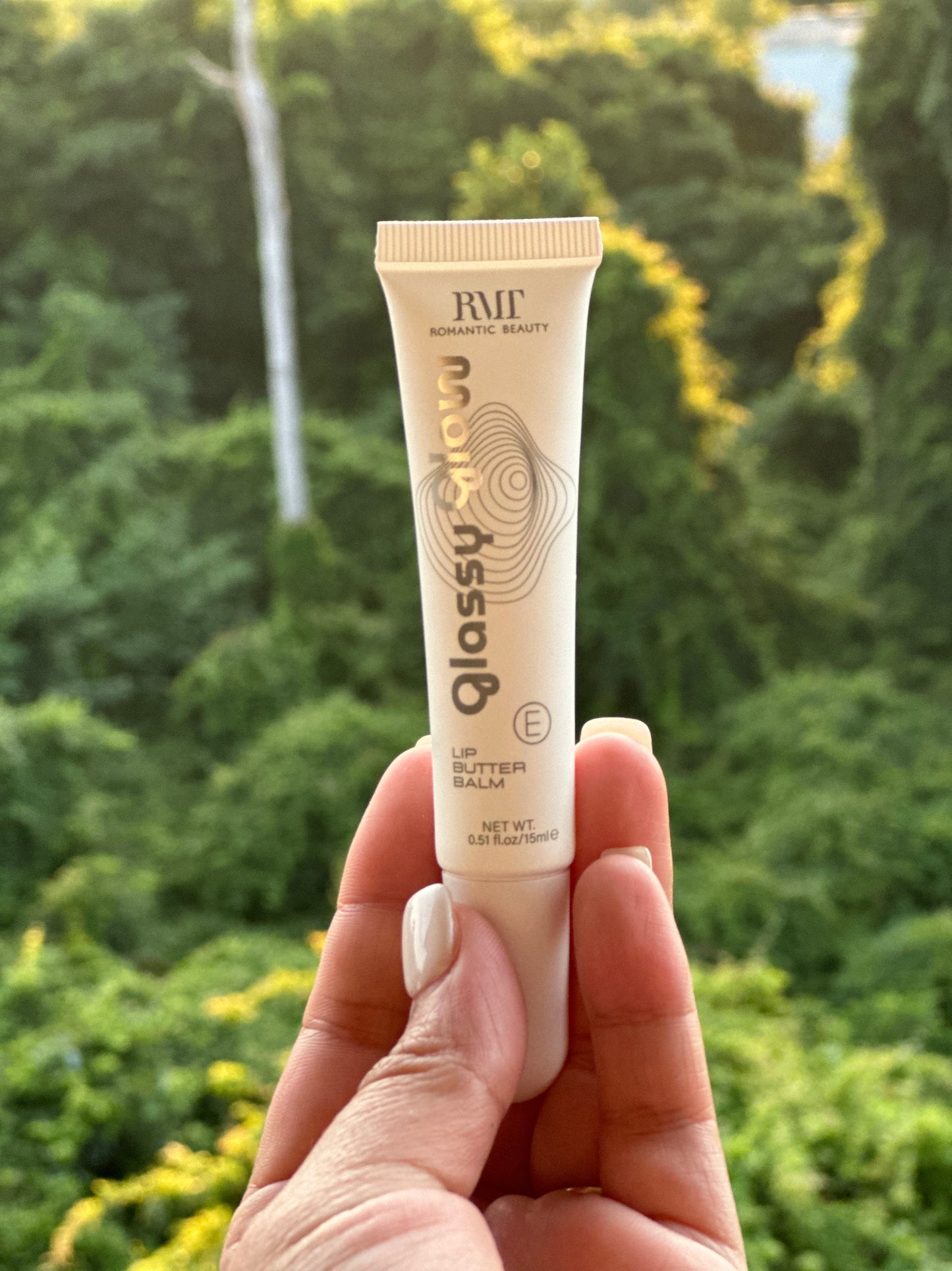 ✨Glassy Glow Lip Balm✨